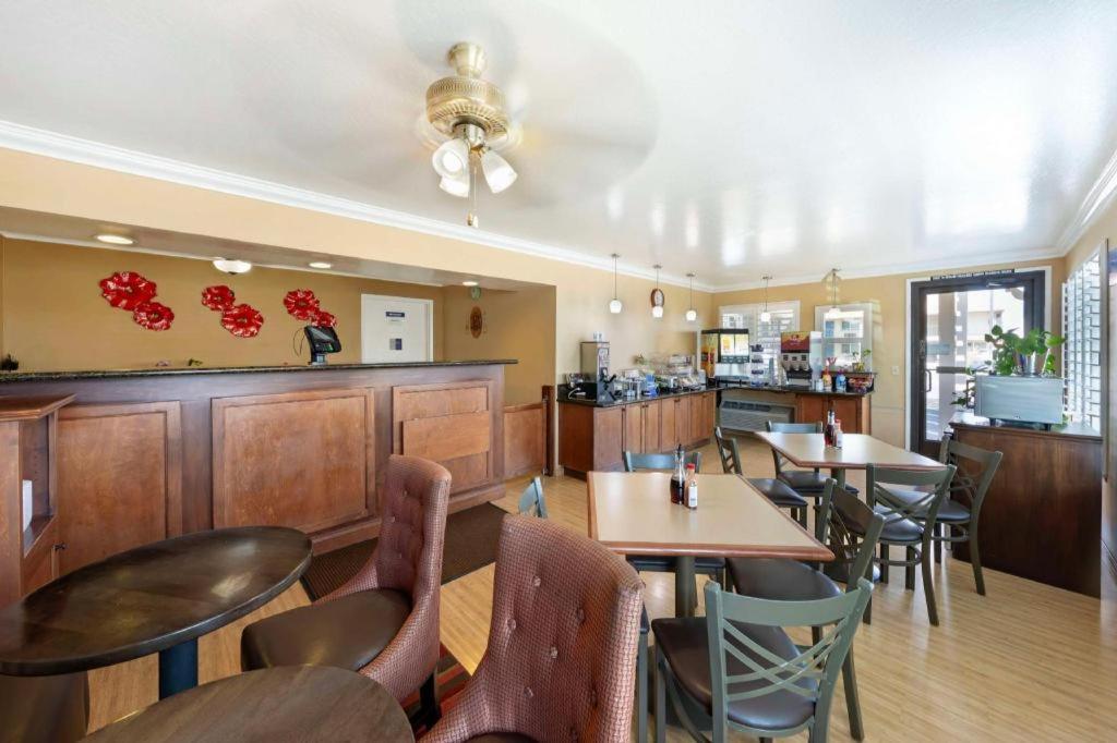 Best Western Hanford Inn Εξωτερικό φωτογραφία