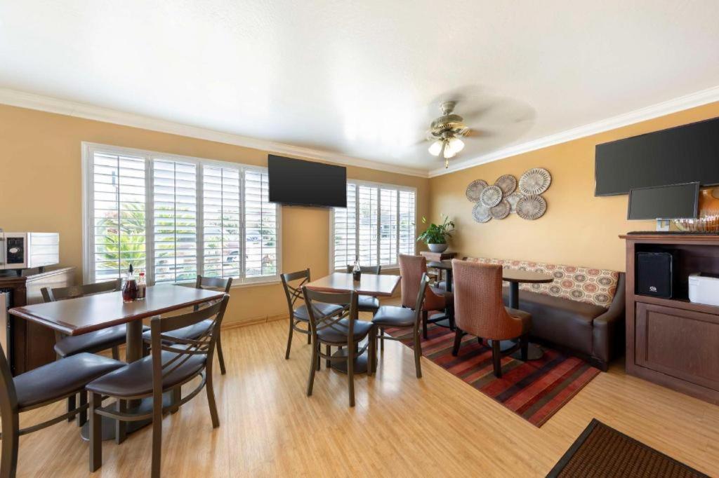 Best Western Hanford Inn Εξωτερικό φωτογραφία