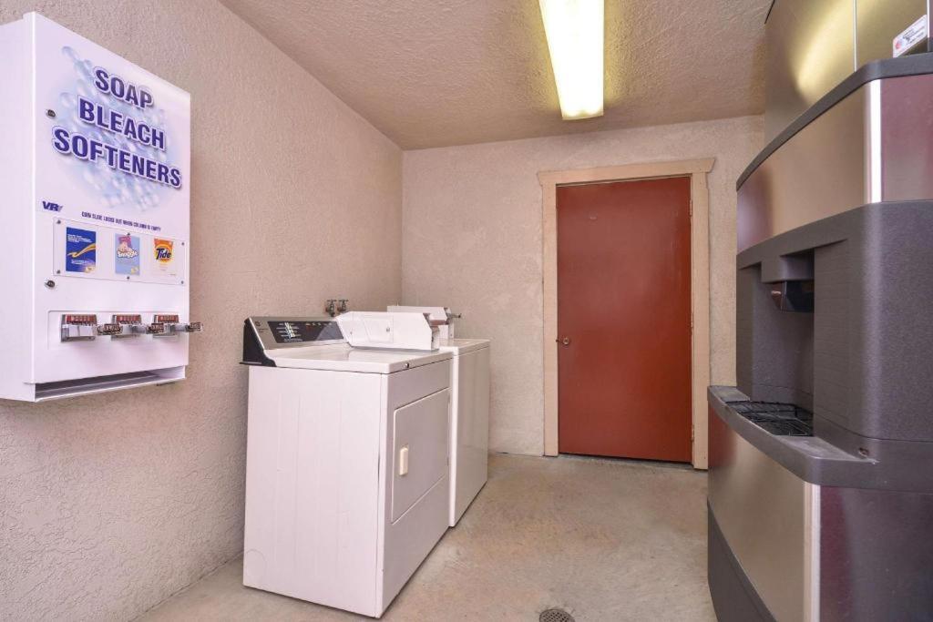 Best Western Hanford Inn Εξωτερικό φωτογραφία