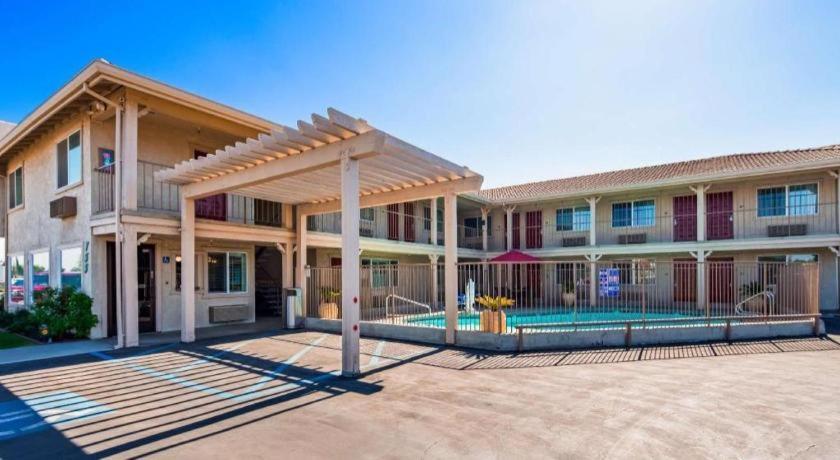 Best Western Hanford Inn Εξωτερικό φωτογραφία
