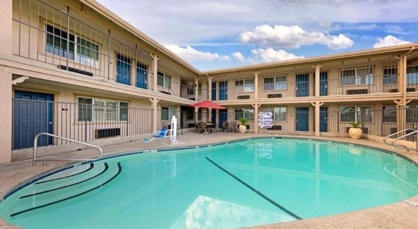 Best Western Hanford Inn Εξωτερικό φωτογραφία