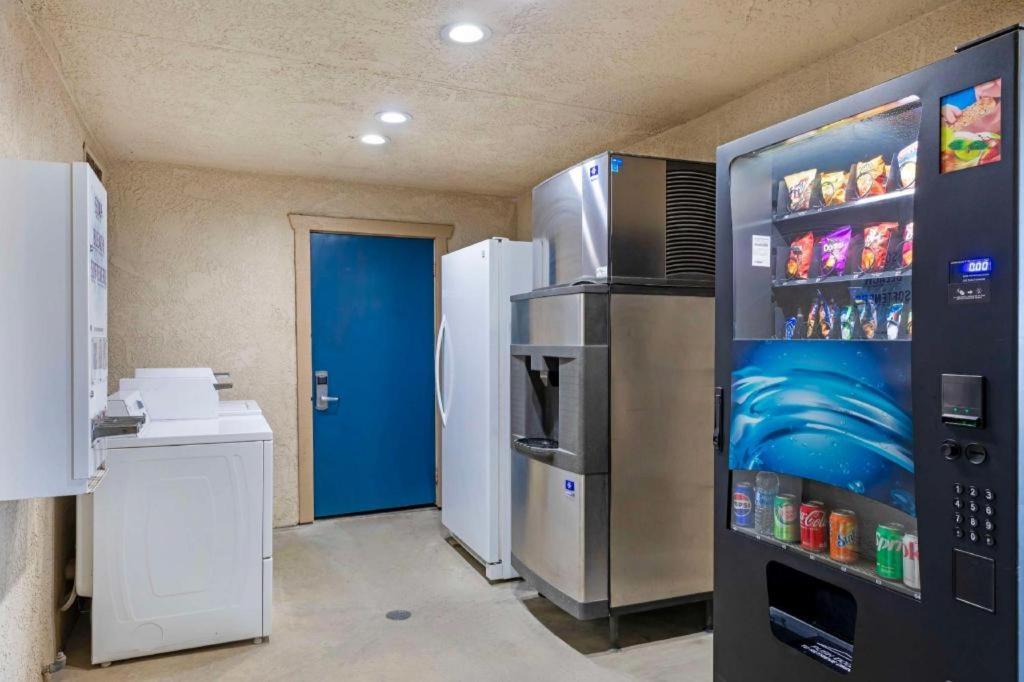 Best Western Hanford Inn Εξωτερικό φωτογραφία